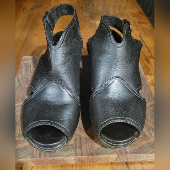 Dansko Wedge - Picture 2 of 6